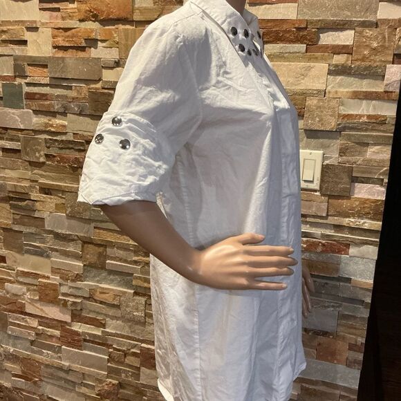 MAISON MARGIElA  White Button Down Shirt Dress with Silver Snaps - Picture 5 of 16